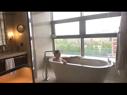 ❤️ Milžiniškas kūdikis aistringai masturbuoja savo putę vonios kambaryje ❌ Dulkinimo video prie lt.basseyn-vsem.ru ❌❤